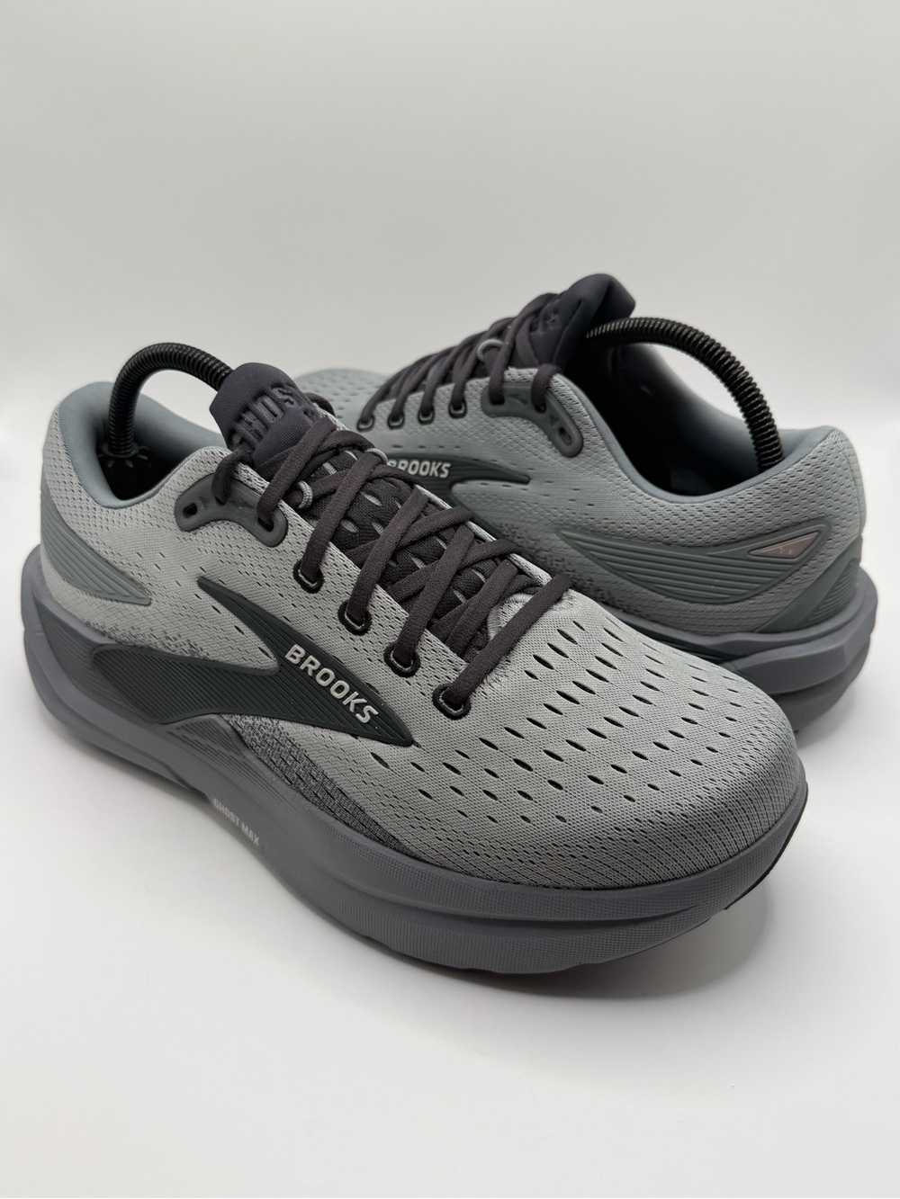 Brooks Ghost Max 3 Mens Size 8.5 4E Extra Wide Gray Road Running Shoes - Picture 2 of 16